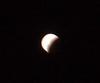 27 октября 2004 было полное лунное затмение На снимке - Луна выходит из земной тени